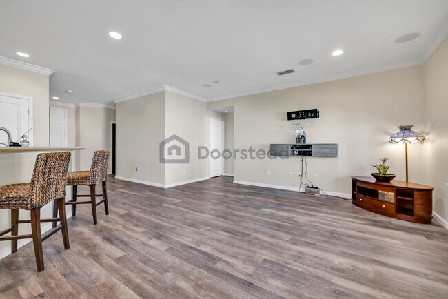 Building Photo - 400 Plover Ct