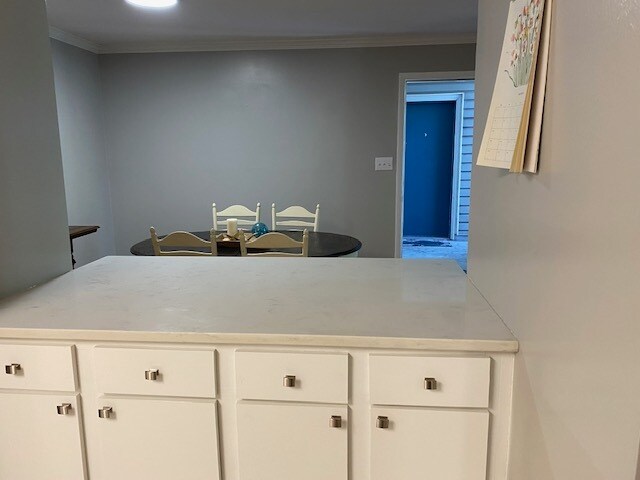 Building Photo - 1002 Woodland Vlg