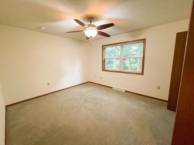 Building Photo - 2820 Warner Ln