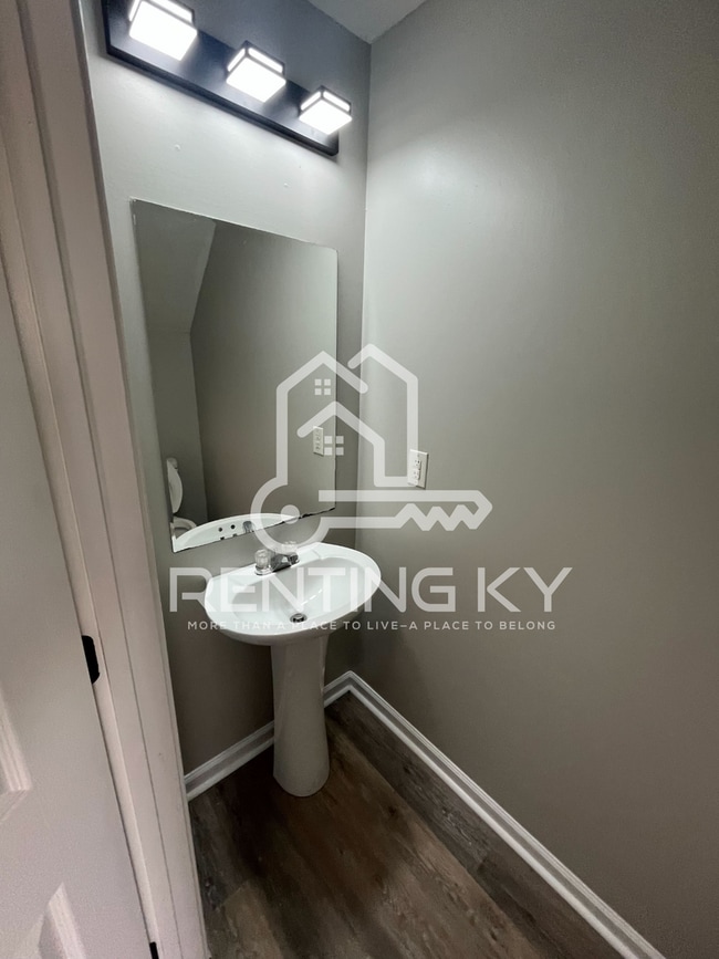 Building Photo - Newly Updated 3-Bed, 2.5-Bath Townhome with Garage!