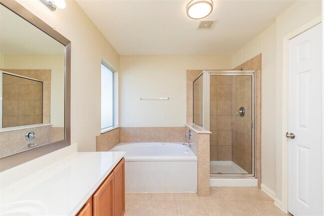 Building Photo - 15807 Sarasam Creek Ct