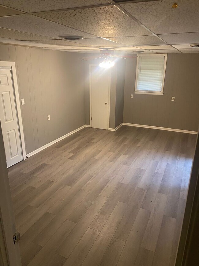 Building Photo - Spacious 4-Bedroom Home in Memphis-Perfect...