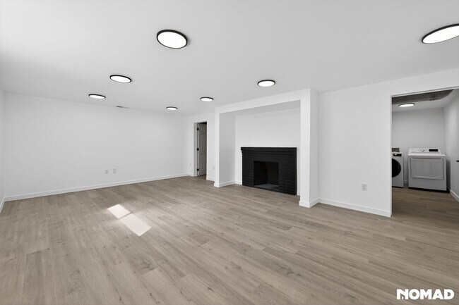 Building Photo - 6552 38th Ave NE