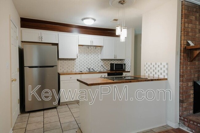 Building Photo - 2841 Pheasant Dr