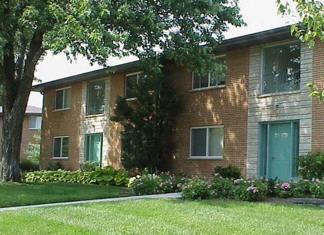 Primary Photo - Hickory House Apartments