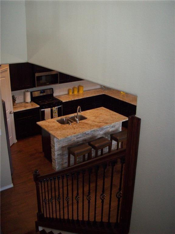 Building Photo - 1002 Beacon Cove