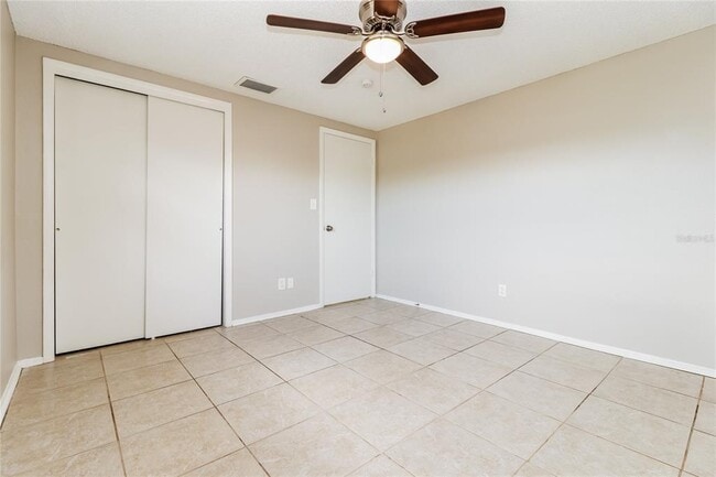 Building Photo - 2115 Harrison Dr