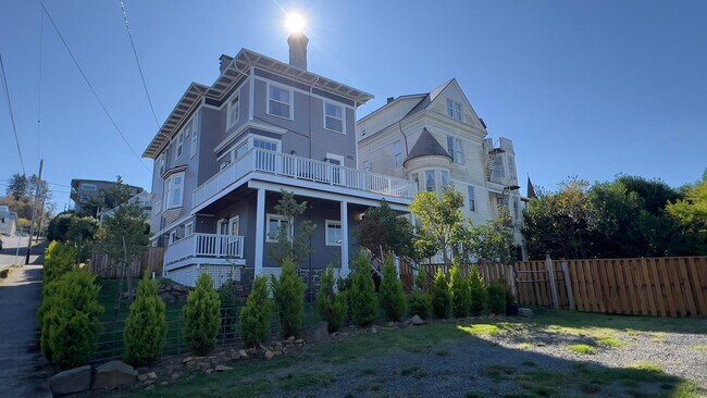Building Photo - 1588 Grand Ave