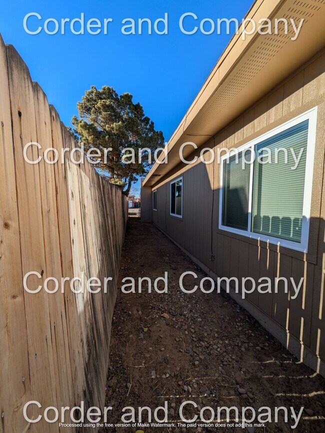 Building Photo - Spacious and naturally lit 4 Bathroom, 2 Bathroom, 2 Car Garage Home at 1,933 Sq Ft.