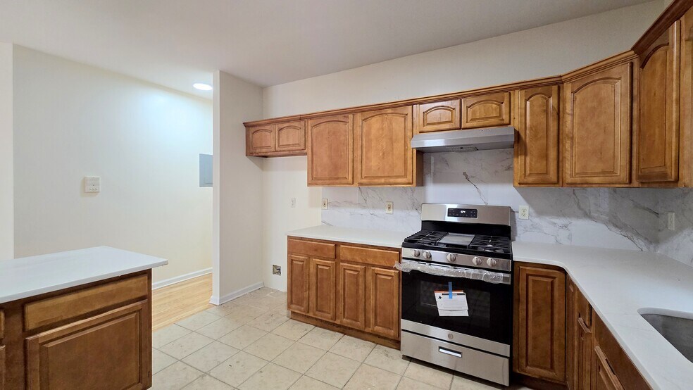 Building Photo - 157 Manchester Pl