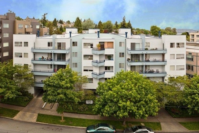 Primary Photo - 3230 SW Avalon Way