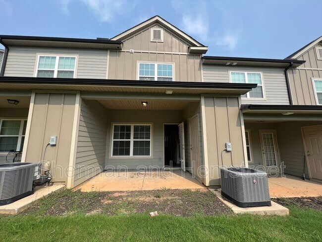 Building Photo - 672 Dobhill Ln