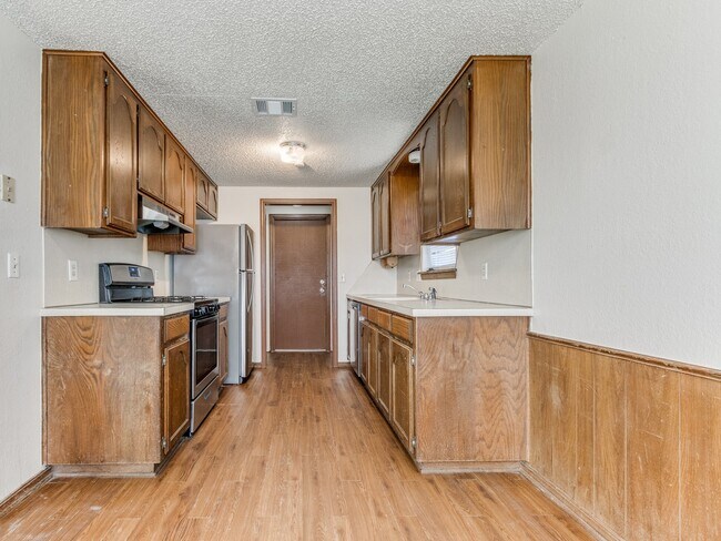 Building Photo - 929 Branchwood Dr