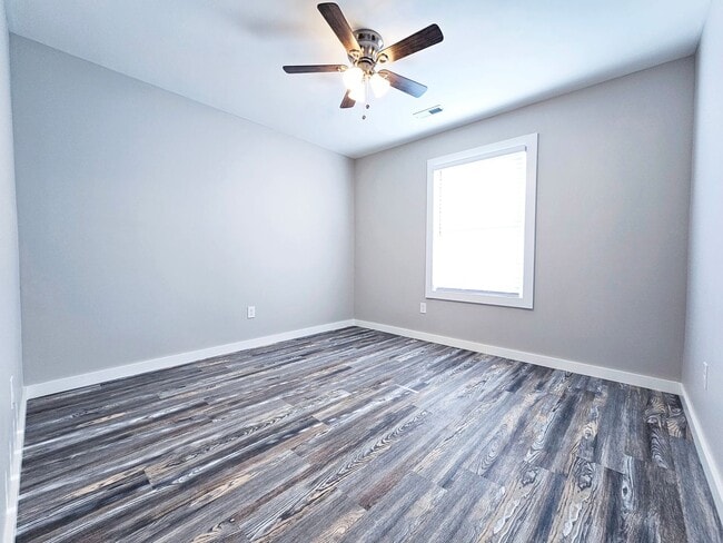 Building Photo - 3 Bed & 2 Full Bath Ranch Home in South Euclid for Rent!