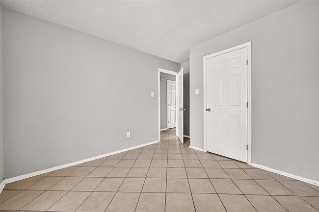 Building Photo - 9903 Towne Tower Ln
