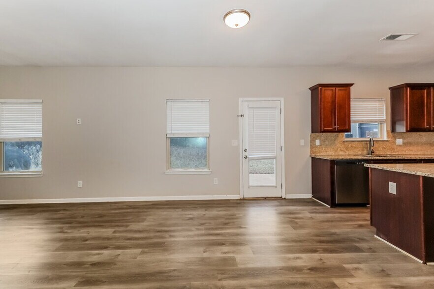 Building Photo - 11097 Wind Ridge Dr