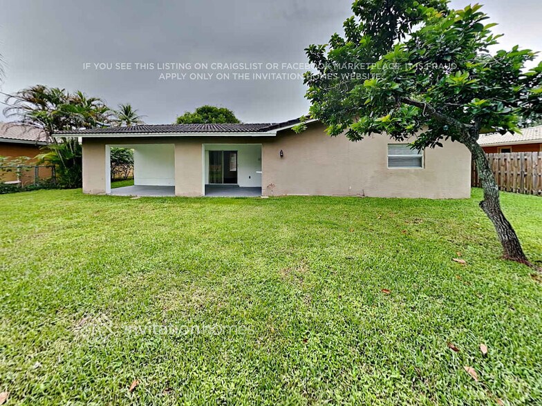 Building Photo - 8006 NW 43rd St