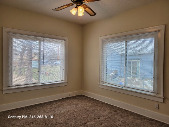Building Photo - 143 N Clara St
