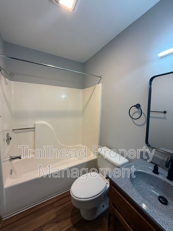 Building Photo - 3413 NW Duncan Rd