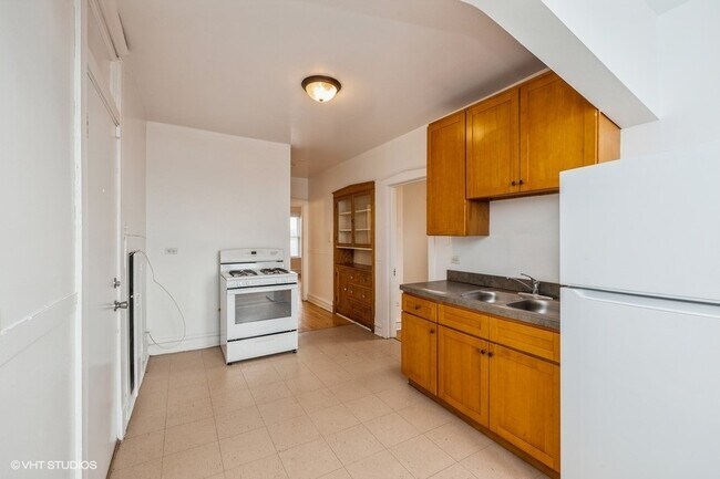 Building Photo - 4935 W 18th St