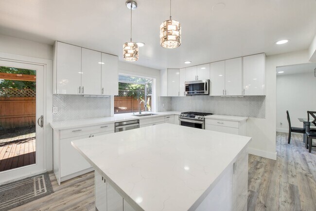 Building Photo - 21439 129th Pl SE