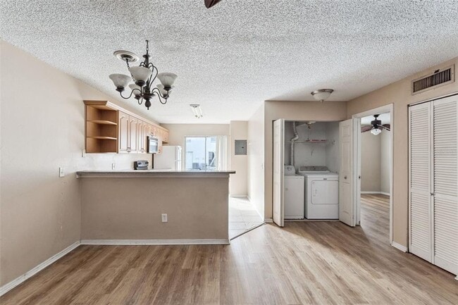 Building Photo - 3651 N Goldenrod Rd