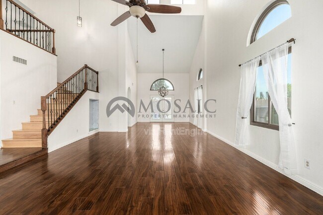 Building Photo - 634 E Century Ave