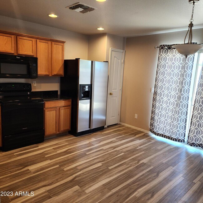 Building Photo - 15864 W Evans Dr