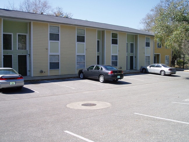 Primary Photo - Lone Oak Townhomes