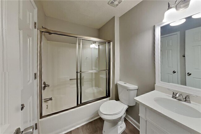 Building Photo - 345 Deerwood Dr