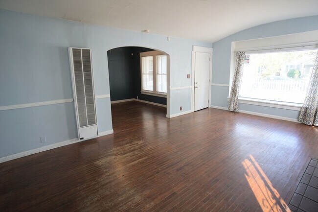 Building Photo - 127 Quincy St