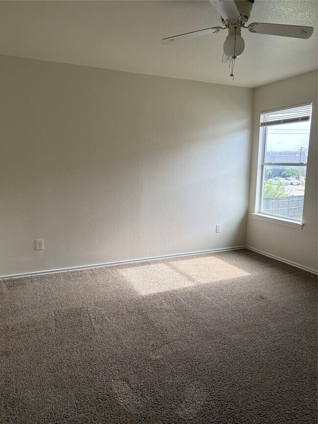Building Photo - 11805 Stoney Meadow Dr