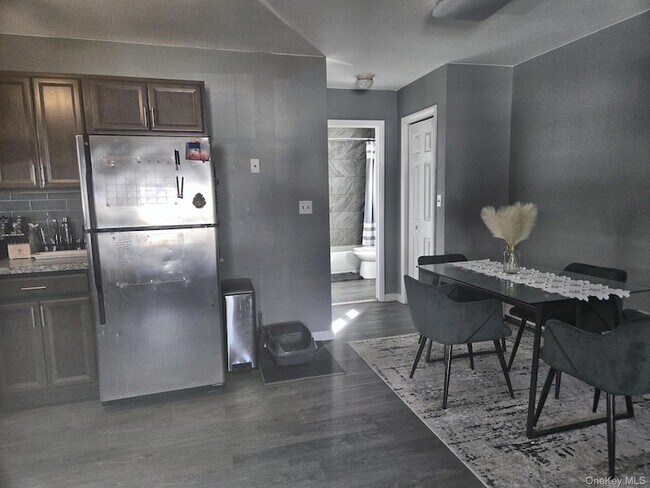 Building Photo - 21 Wyant Ave