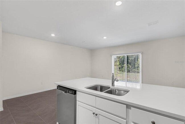Building Photo - 2340 Penguin Blvd