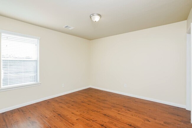 Building Photo - 18723 N Lyford Dr