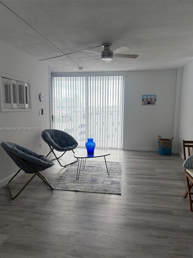 Building Photo - 1255 Collins Ave