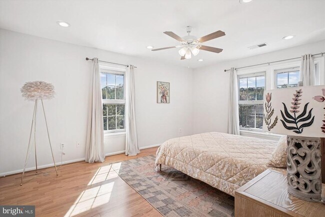 Building Photo - 10715 Kings Riding Way