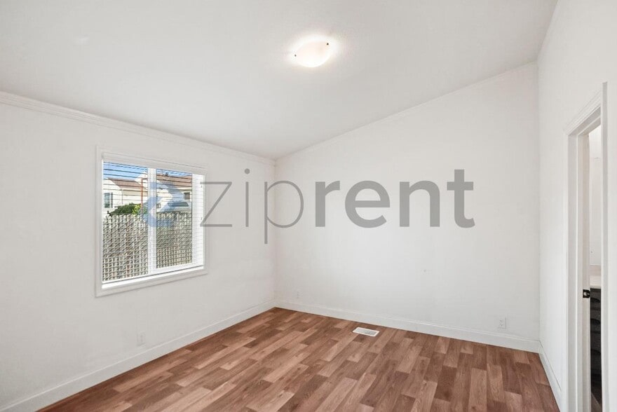 Building Photo - 2838 Romagnolo St