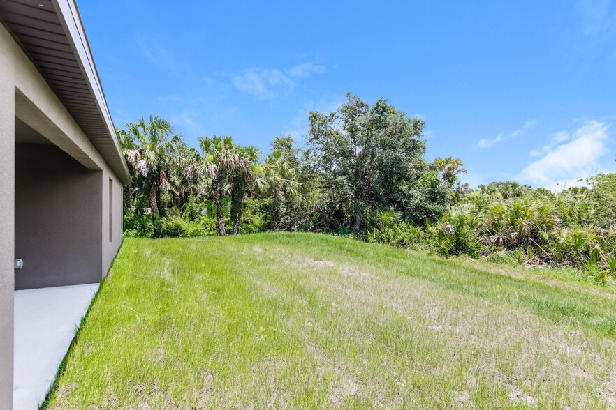 Building Photo - 3399 Lakeland Ave