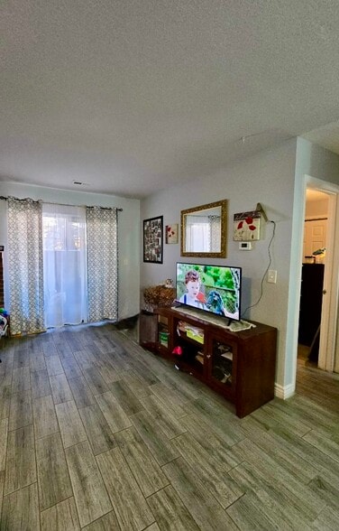 Living room - 2263 S Buckley Rd