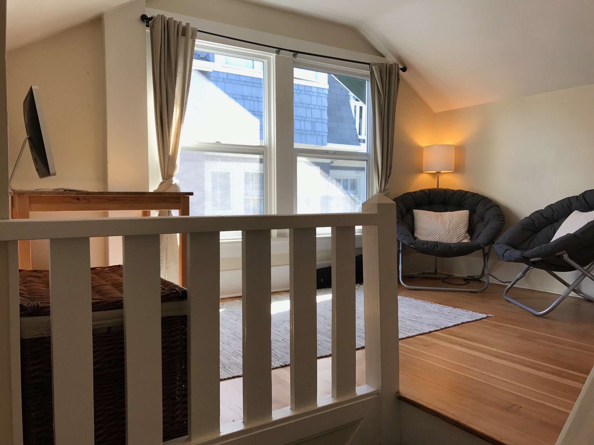 Loft - 906 W Howe St