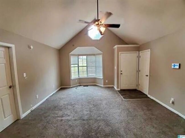 Building Photo - Cozy 3BR/2BA Home with Open Living Space