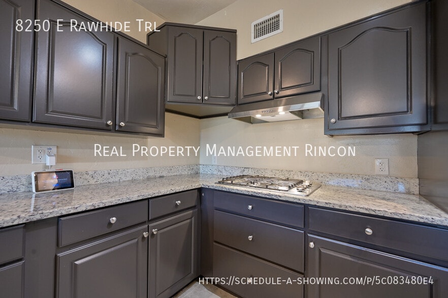 Building Photo - 8250 E Rawhide Trail