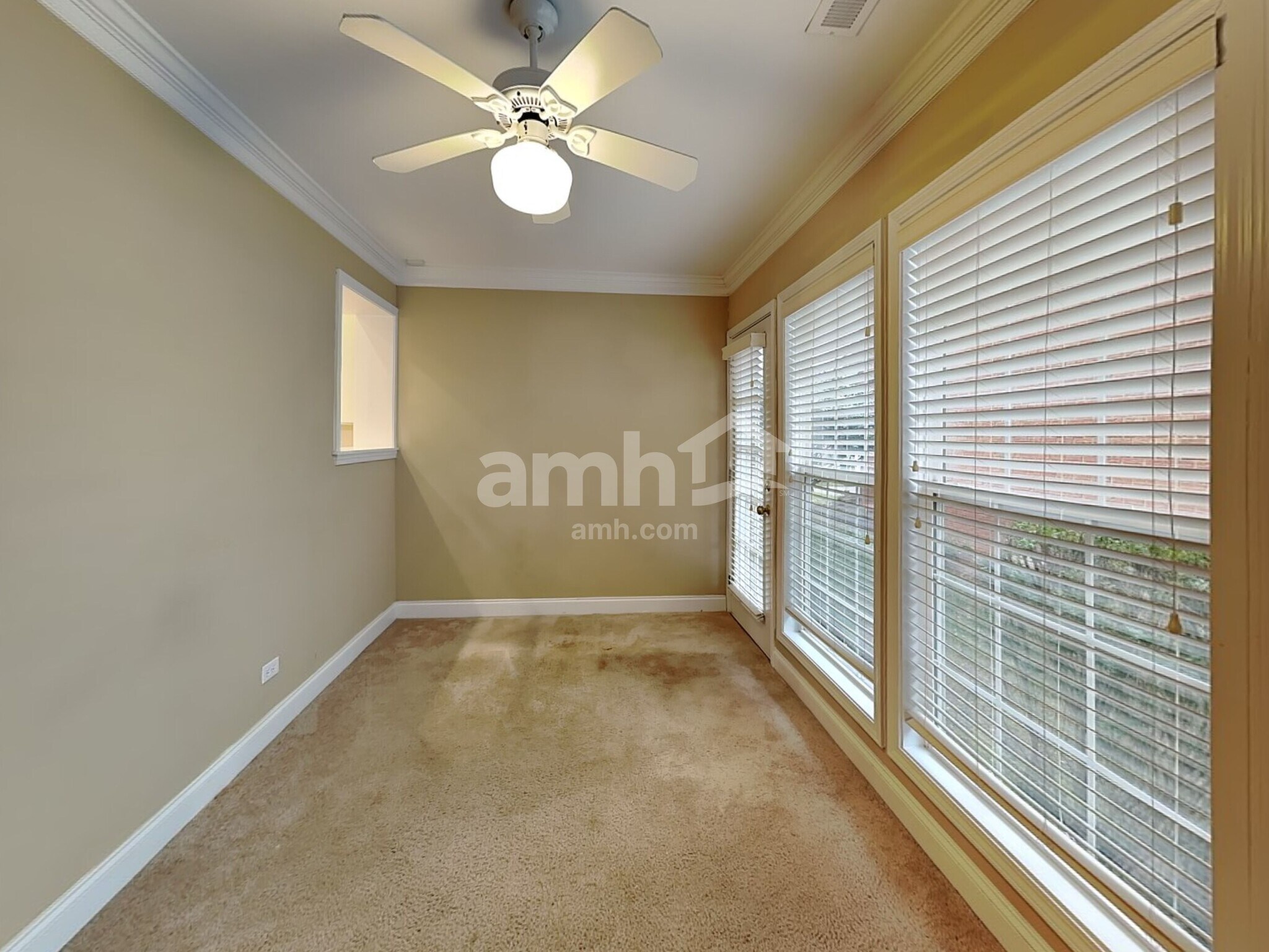 Building Photo - 104 Foxfield Way
