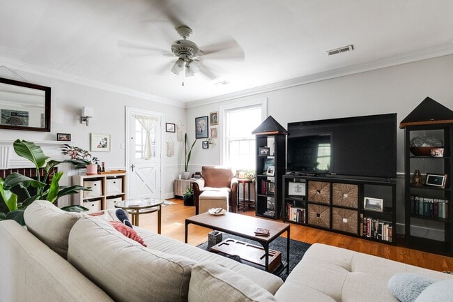 Building Photo - 4524 Fitzhugh Ave