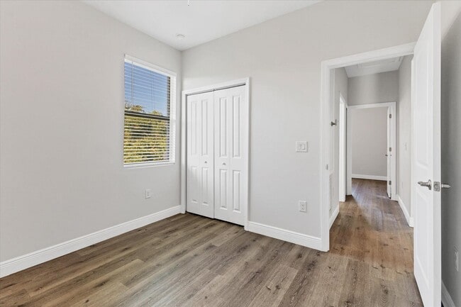 Building Photo - Brand new Duplex stocked with upgrades