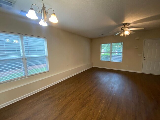 Building Photo - BRIDGEWATER HOME! PRE-LEASING FOR JUNE 20TH!