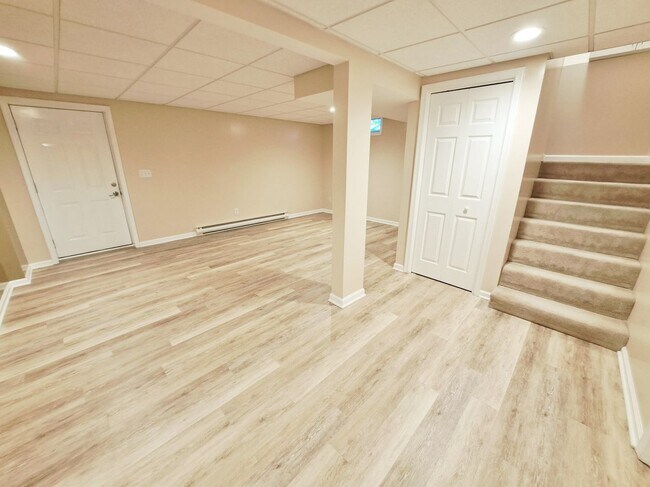 Building Photo - 417 Debbi Ct