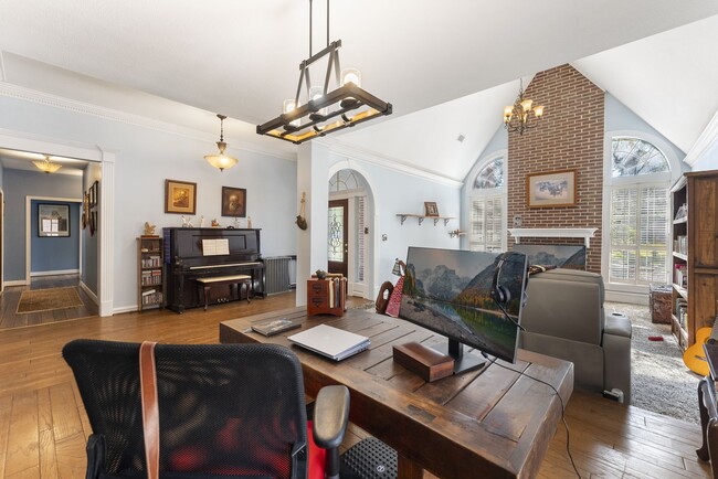 Building Photo - 11 Hornsilver Pl