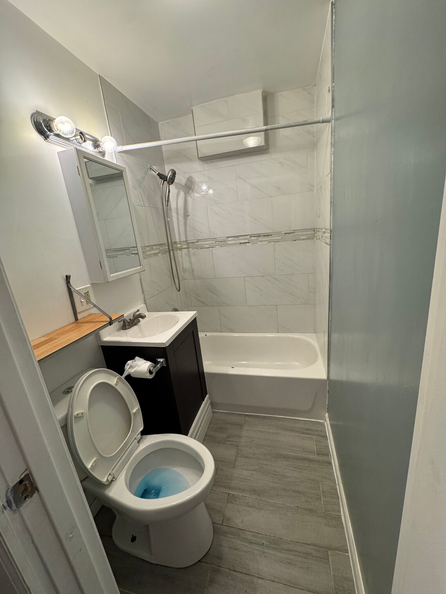 Bathroom - 917 W 35th St